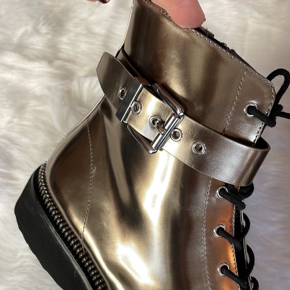 Michael Michael Kors Silver Metallic Boots. - Picture 6 of 11